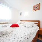 Luton Zadar Heating Pool & Jacuzzi *