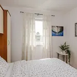 Апартаменты Luton Zadar Heating Pool & Jacuzzi