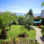 Апартаменты Luton Zadar Heating Pool & Jacuzzi *