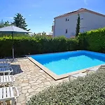 Апартаменты Luton Zadar Heating Pool & Jacuzzi *