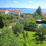 Апартаменты Luton Zadar Heating Pool & Jacuzzi Кожино