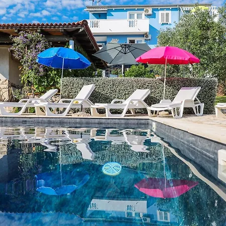 Luton Zadar Heating Pool & Jacuzzi *