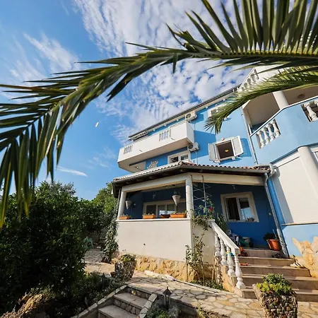 Luton Zadar Heating Pool & Jacuzzi Apartment