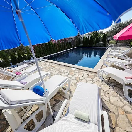 Apartment Luton Zadar Heating Pool & Jacuzzi *