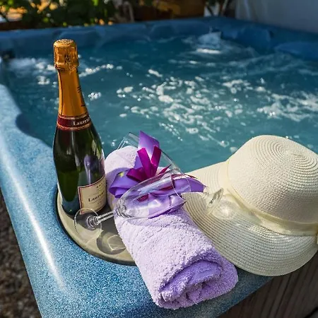 Apartment Luton Zadar Heating Pool & Jacuzzi *