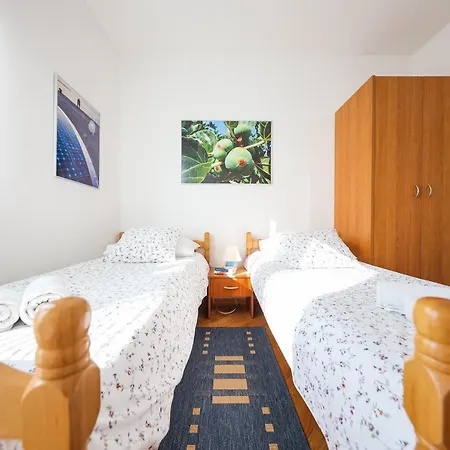 Apartment Luton Zadar Heating Pool & Jacuzzi *