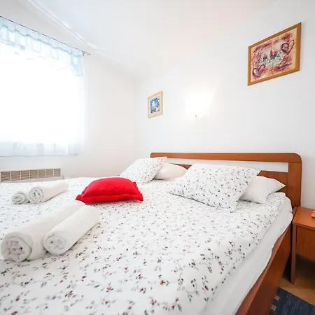 Luton Zadar Heating Pool & Jacuzzi *