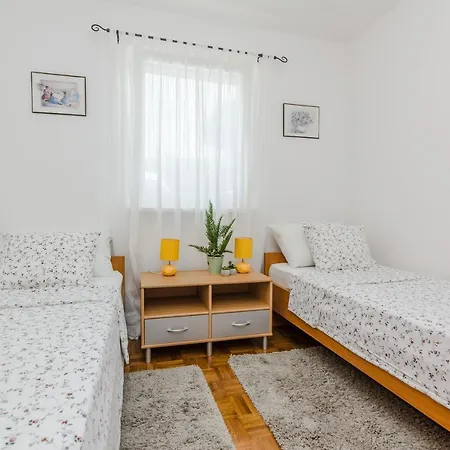 Apartment Luton Zadar Heating Pool & Jacuzzi *