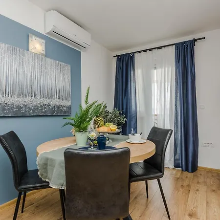 Luton Zadar Heating Pool & Jacuzzi דירה *