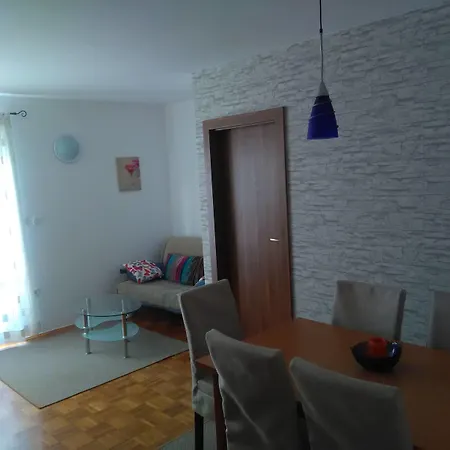 Luton Zadar Heating Pool & Jacuzzi *