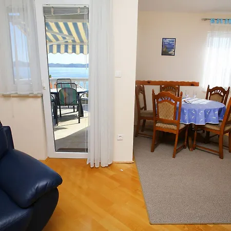 Luton Zadar Heating Pool & Jacuzzi *