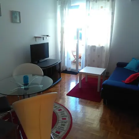 Luton Zadar Heating Pool & Jacuzzi דירה