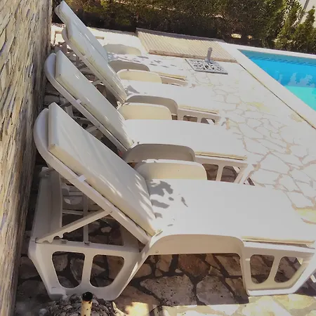 Luton Zadar Heating Pool & Jacuzzi דירה