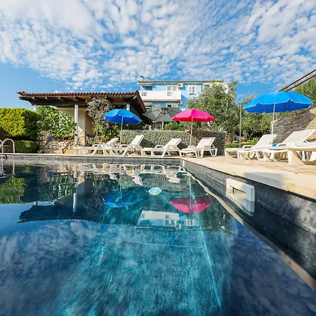 Luton Zadar Heating Pool & Jacuzzi *