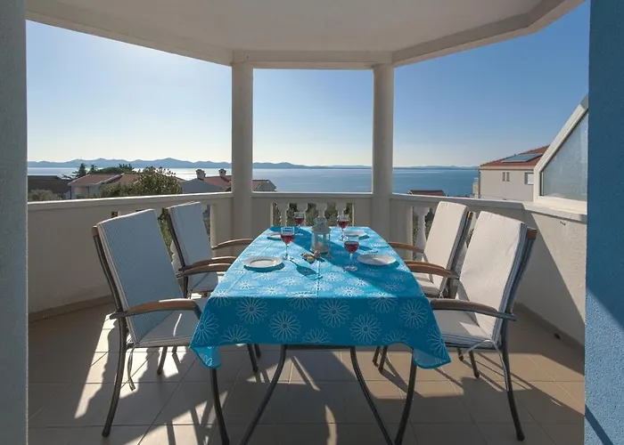 아파트 Luton Zadar Heating Pool & Jacuzzi *