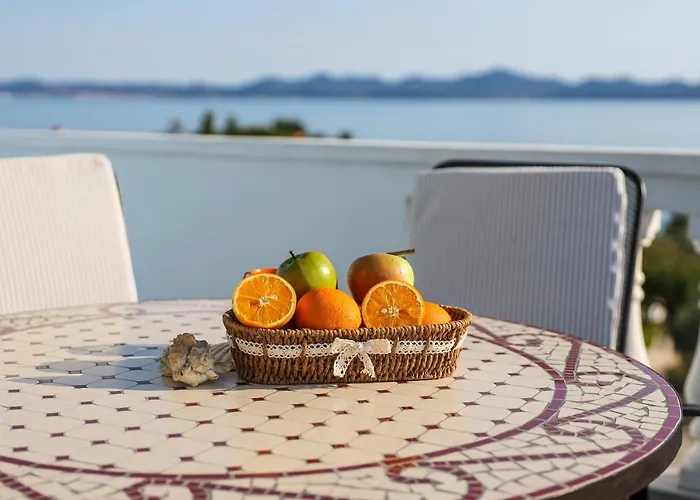 Luton Zadar Heating Pool & Jacuzzi Кожино