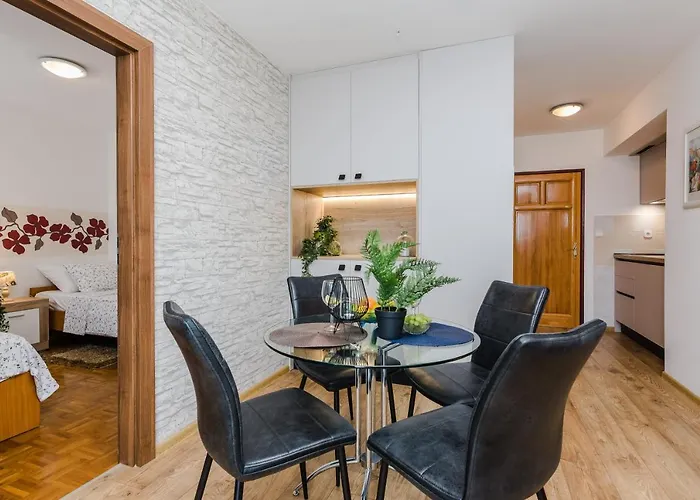 아파트 Luton Zadar Heating Pool & Jacuzzi *