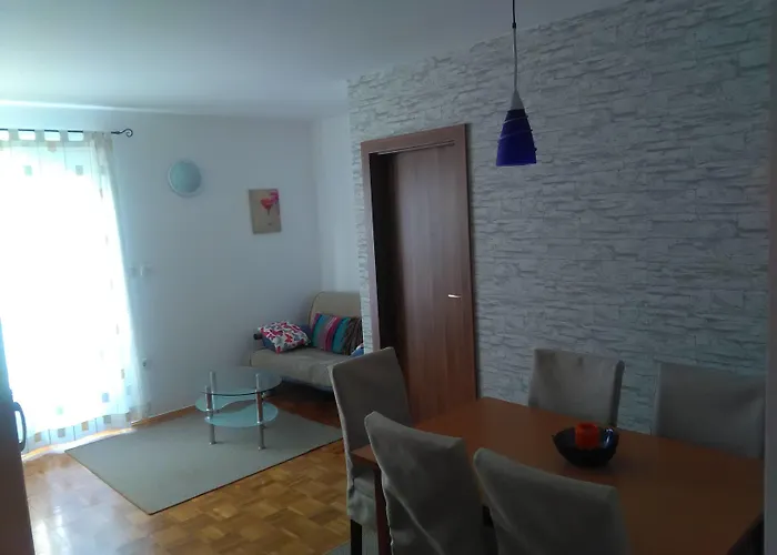 Luton Zadar Heating Pool & Jacuzzi *