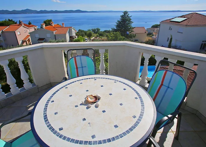 Luton Zadar Heating Pool & Jacuzzi Апартаменты *