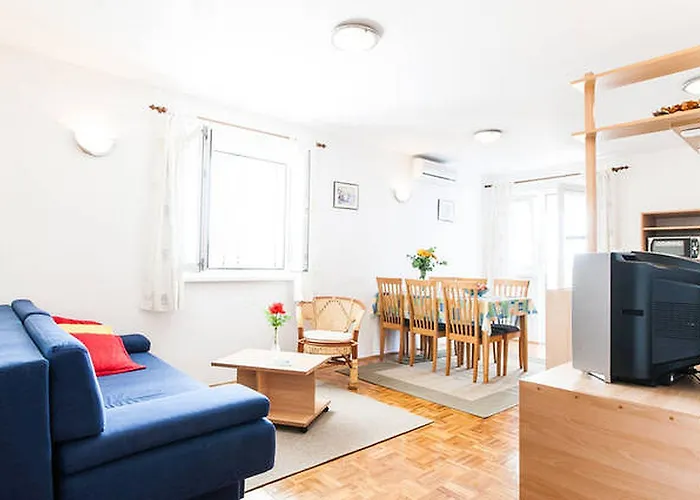 Luton Zadar Heating Pool & Jacuzzi Апартаменты *