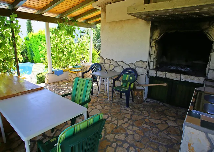 Luton Zadar Heating Pool & Jacuzzi Кожино