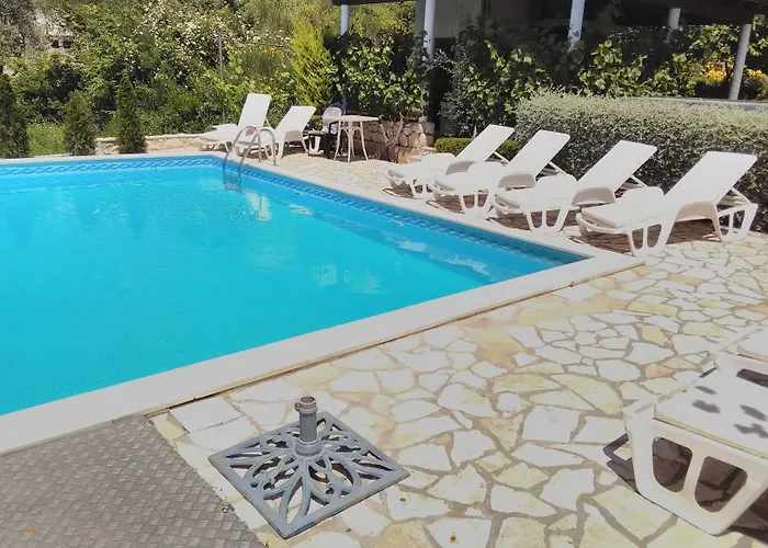 Luton Zadar Heating Pool & Jacuzzi Кожино