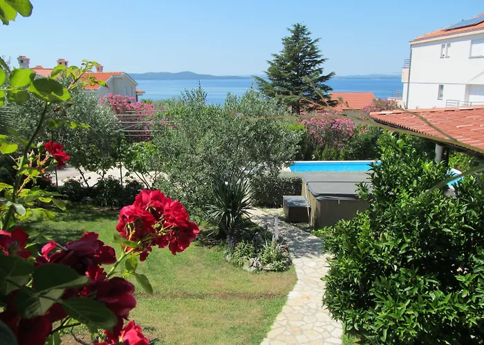 Апартаменты Luton Zadar Heating Pool & Jacuzzi *