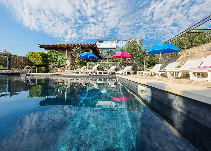 Luton Zadar Heating Pool & Jacuzzi *