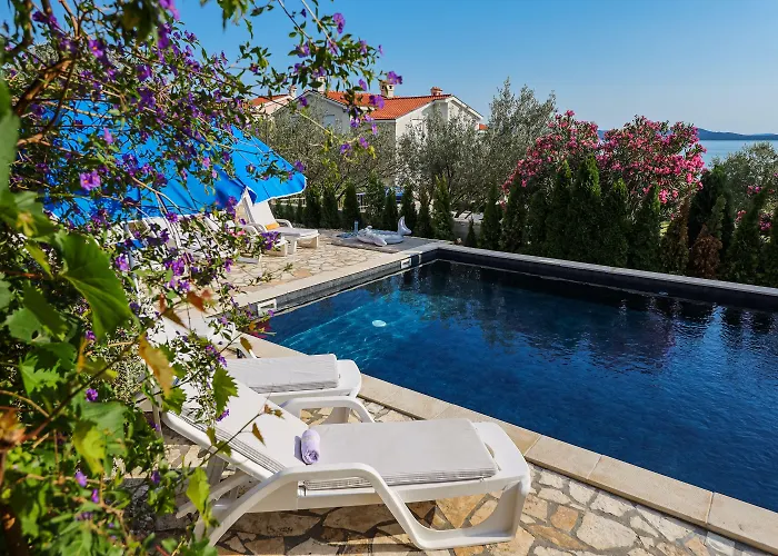 Luton Zadar Heating Pool & Jacuzzi 아파트 *