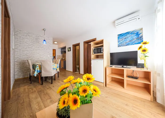 Luton Zadar Heating Pool & Jacuzzi 아파트 Kožino