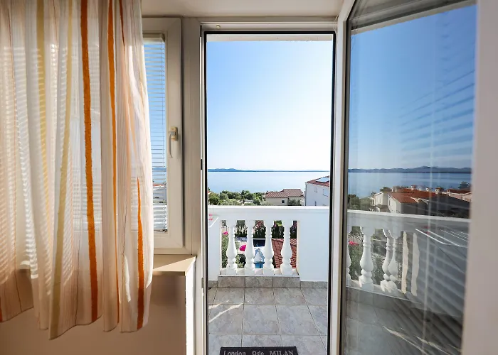 Luton Zadar Heating Pool & Jacuzzi Апартаменты *