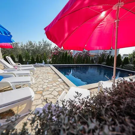 Luton Zadar Heating Pool & Jacuzzi