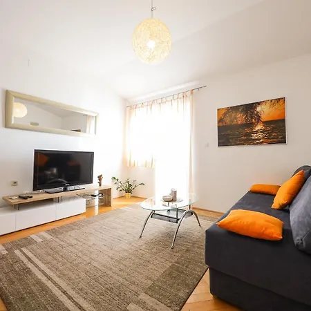 Luton Zadar Heating Pool & Jacuzzi *