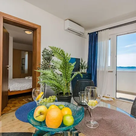 Luton Zadar Heating Pool & Jacuzzi Apartment Kožino