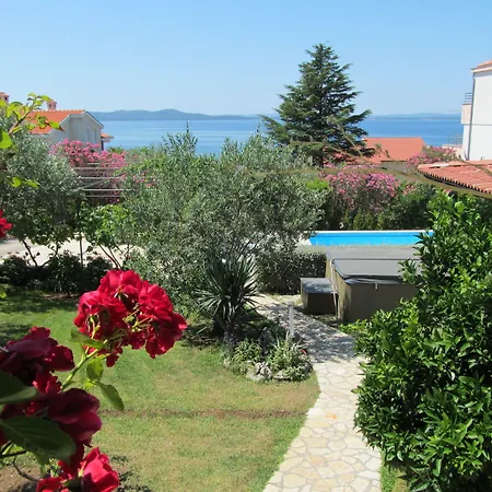 Appartement Luton Zadar Heating Pool & Jacuzzi *